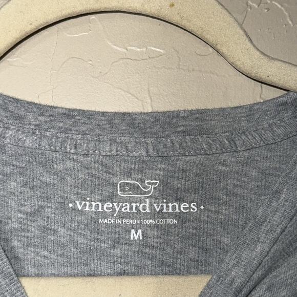 Vinyard vines men’s gray pocket tee floral crab graphic - Picture 4 of 6